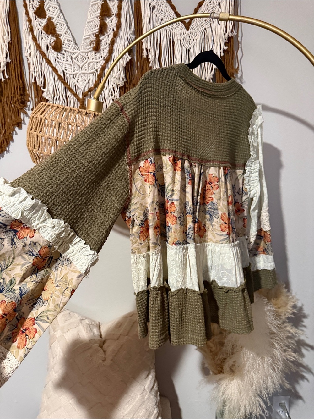 POL floral patchwork waffle knit blouse in olive and cream - Picture 5 of 5